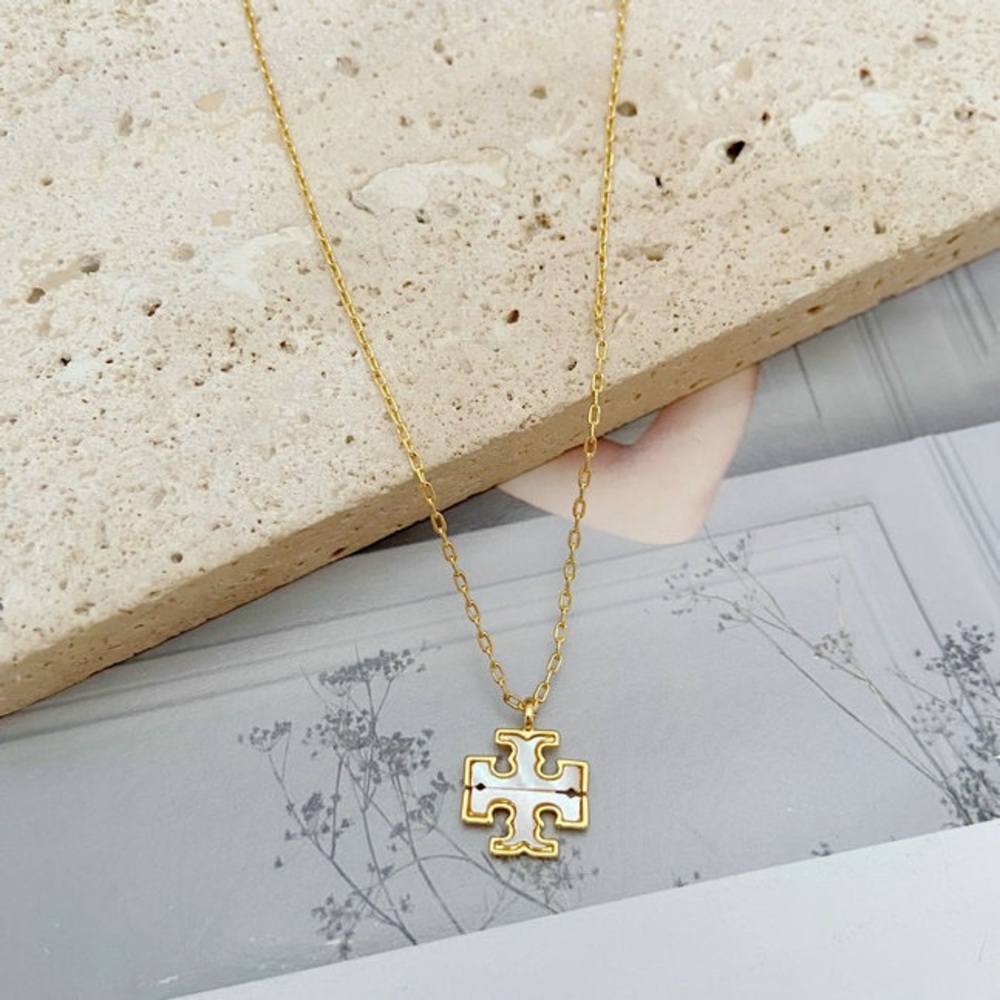 NEW Tory Burch TB Logo Enamel  Pendant Necklace Gold Mother of Pearl White - Picture 2 of 10